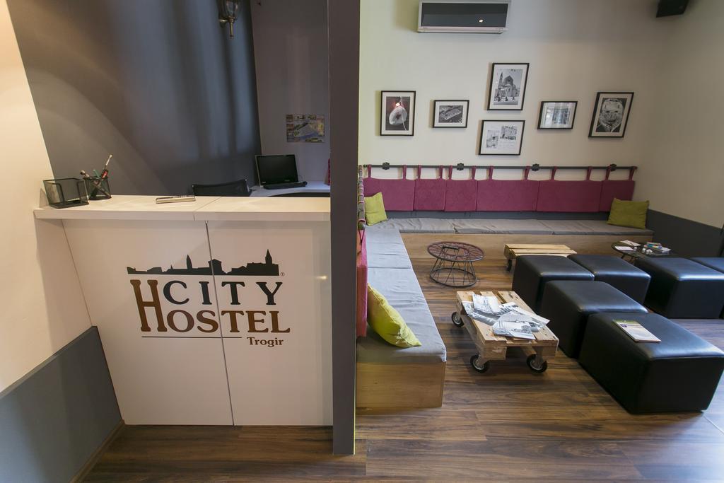City Hostel Trogir Exterior foto